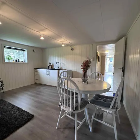 Basement In Beautiful Apartman *